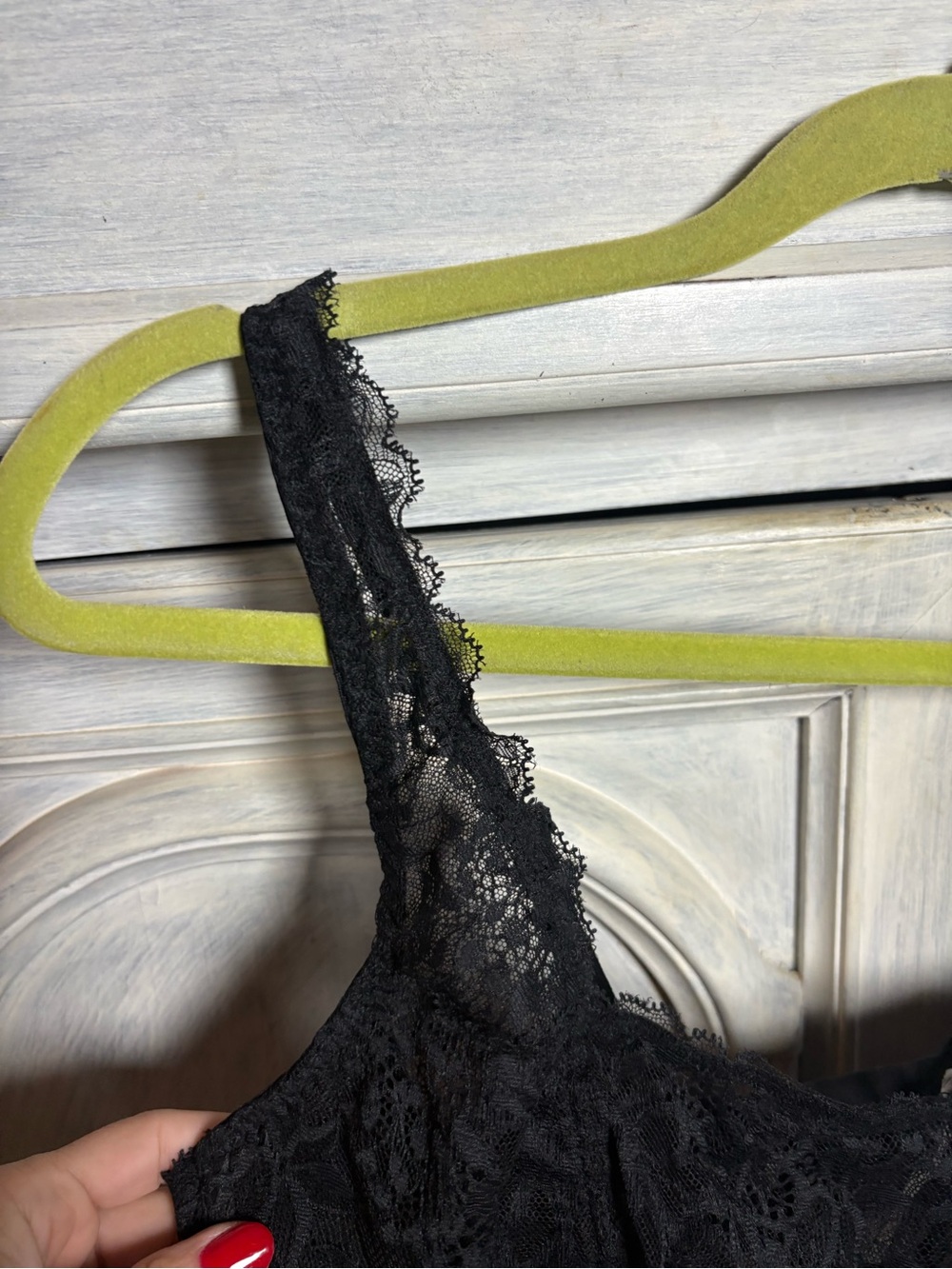 Bare Necessities Black Show Off Lace Cami Bra 34D Sexy Coverage - Picture 5 of 7